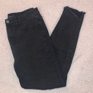 WILD FABLE DISTRESSED SKINNY JEANS